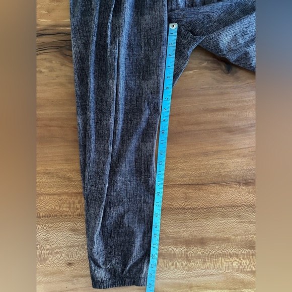 LULULEMON Joggers - Picture 5 of 10